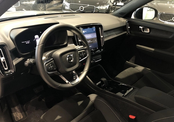 Volvo XC 40 cena 196900 przebieg: 9800, rok produkcji 2023 z Kalisz Pomorski małe 529